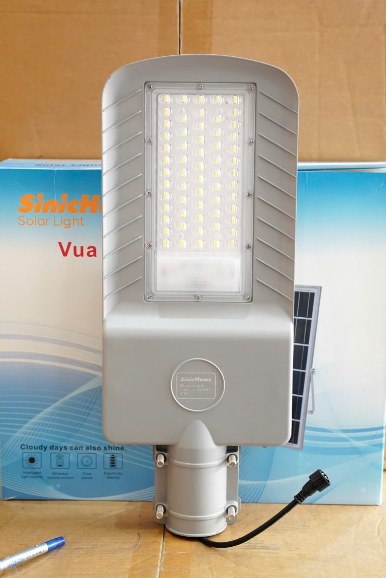Mẫu Chim Ưng năng lượng mặt trời SINIC-9600PRO(600W)