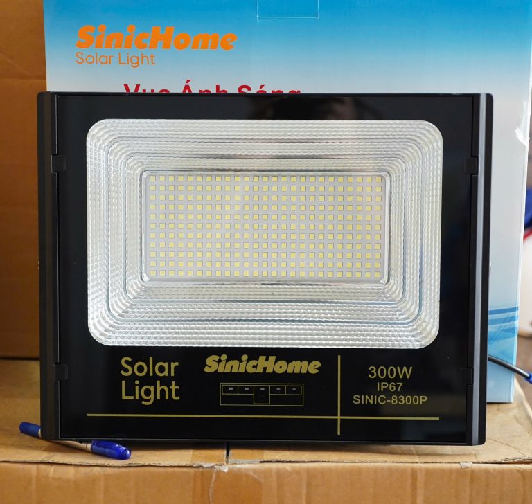 Đèn pha năng lượng mặt trời Sinic-DP8300P