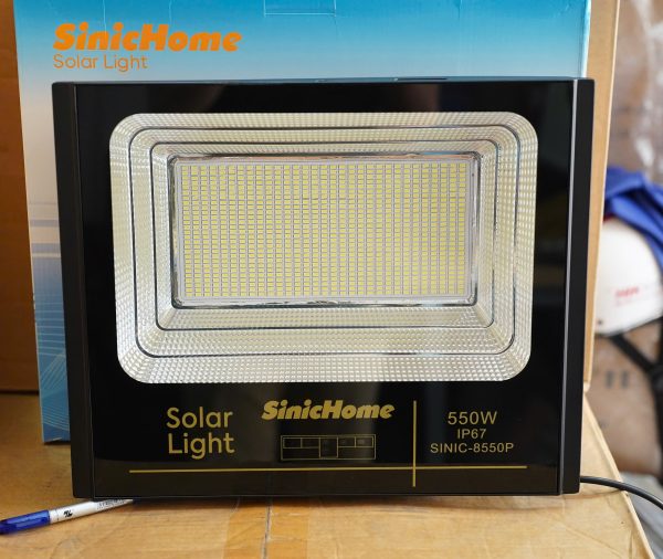 den nang luong mat troi sinichome 550W sinic 8550P