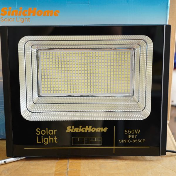 den nang luong mat troi sinichome 550W sinic 8550P